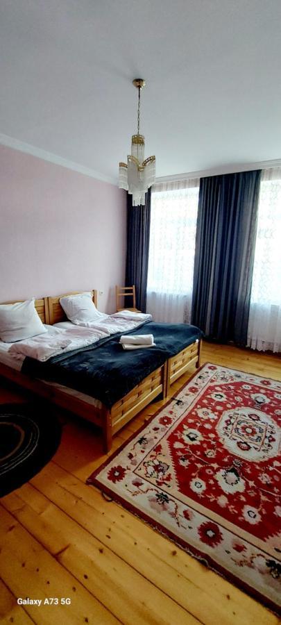 Guest House Lela Rezo Kazbegi Exterior foto