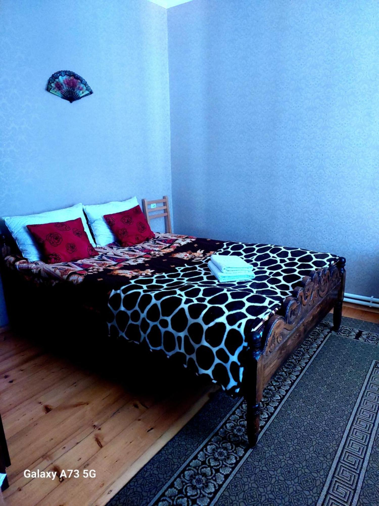 Guest House Lela Rezo Kazbegi Exterior foto