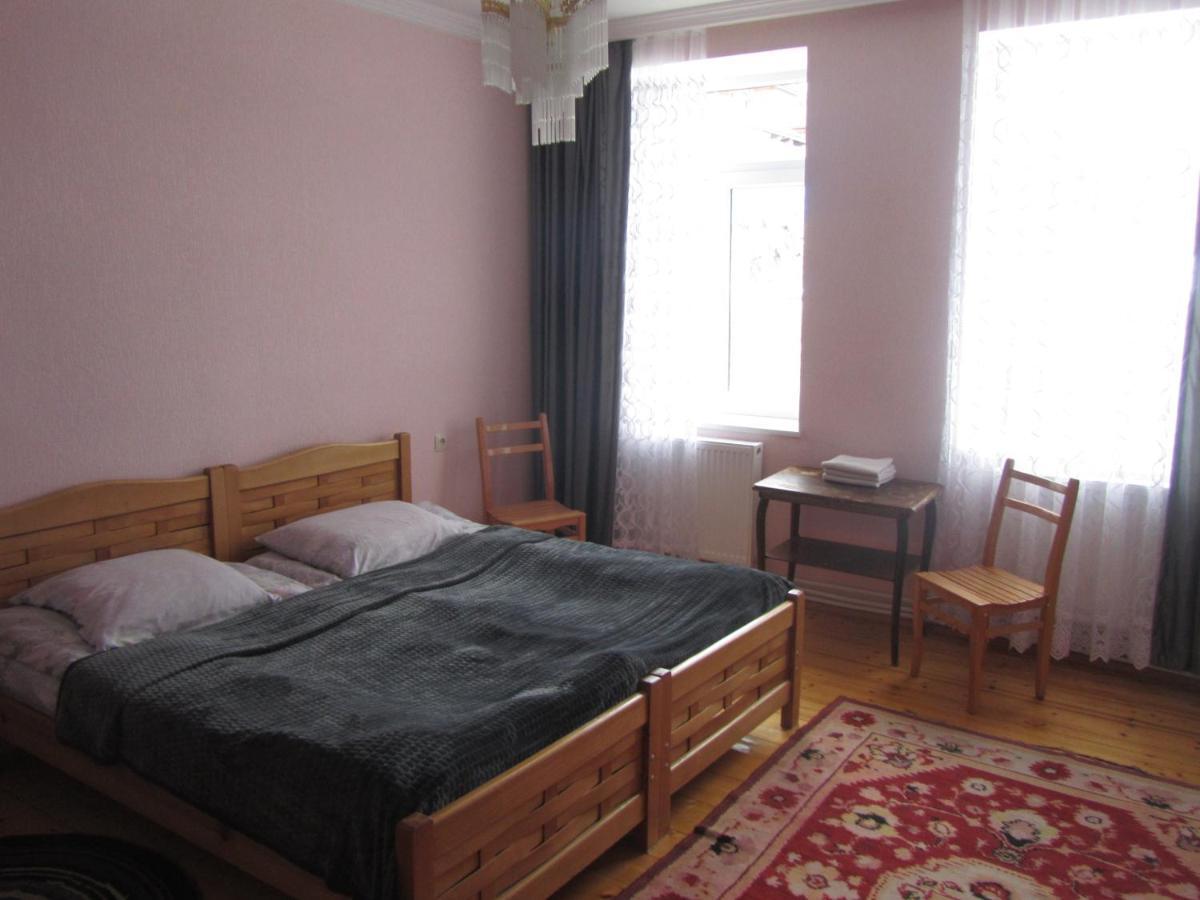 Guest House Lela Rezo Kazbegi Exterior foto
